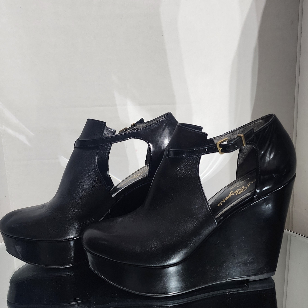 Robert Clergerie Women's Paris Black Leather Cut-Out Wedge Heels — Size 37 - Picture 2 of 12